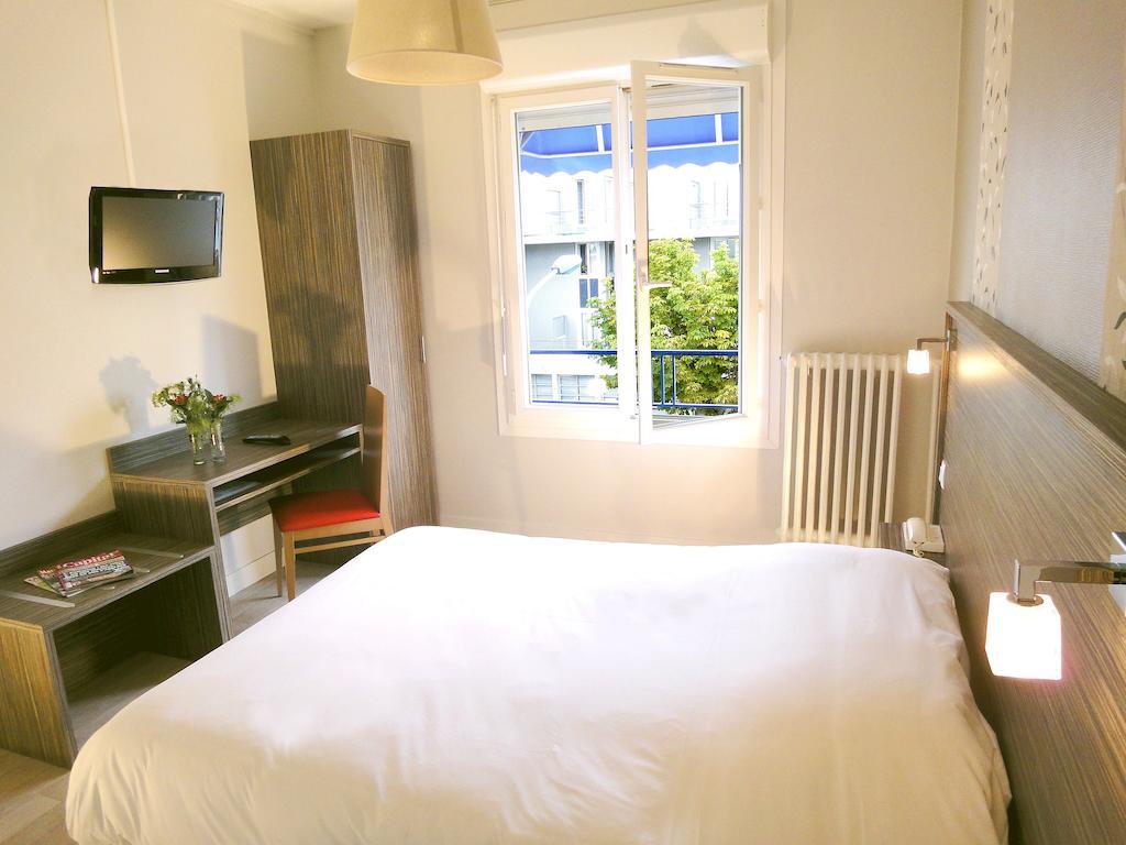 Hotel les Pecheurs Lorient Zimmer foto