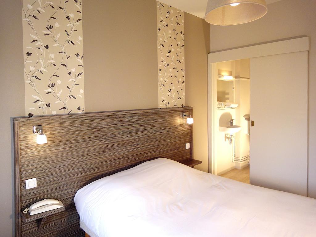 Hotel les Pecheurs Lorient Zimmer foto