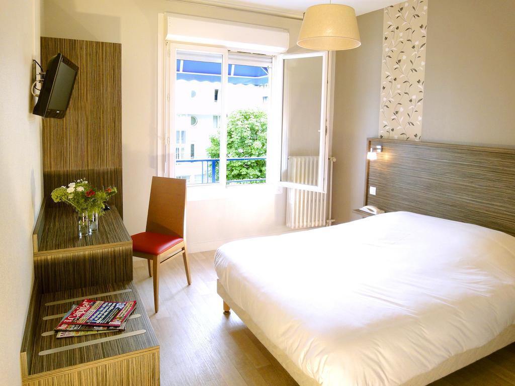 Hotel les Pecheurs Lorient Zimmer foto